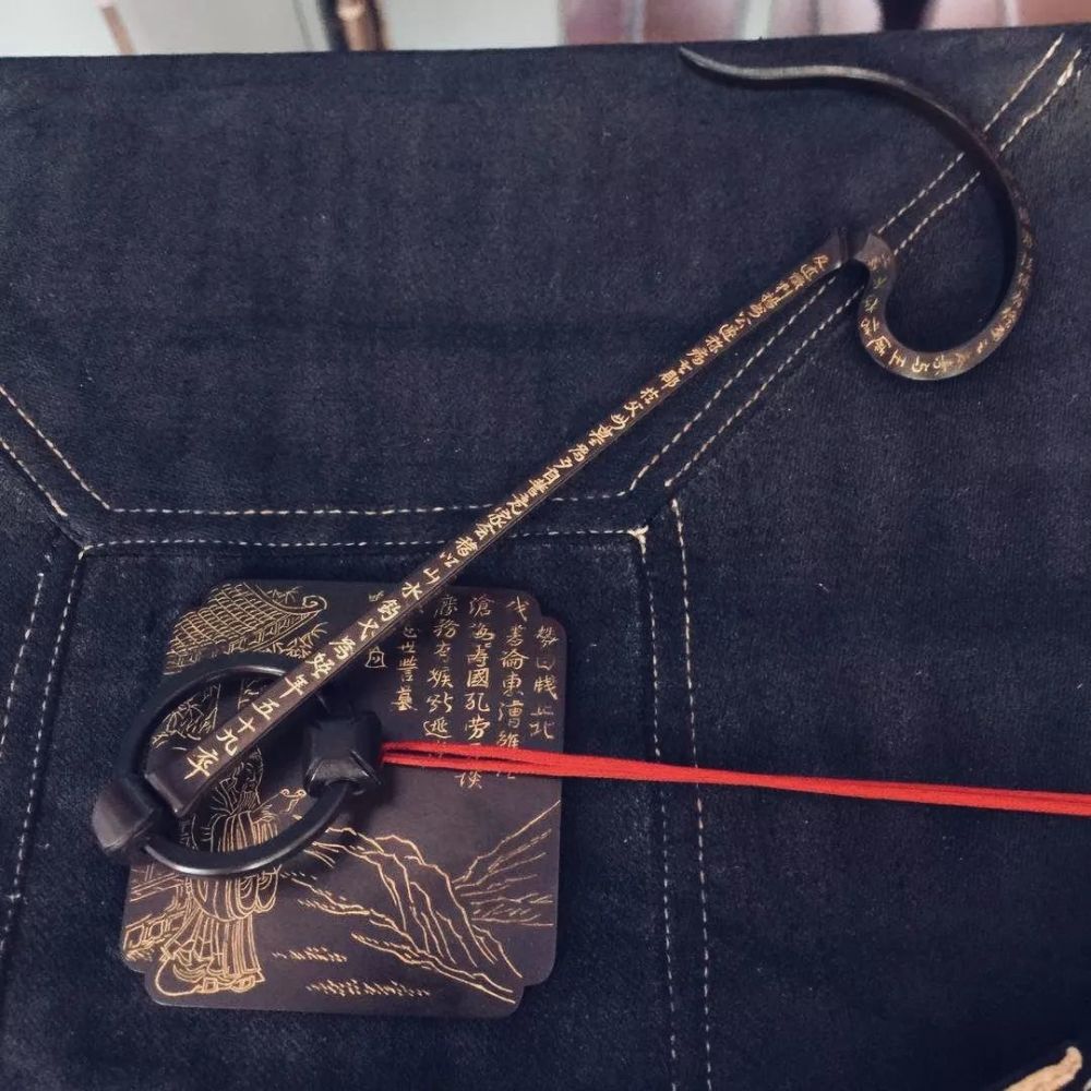 一位魔都的年轻人让00年前的工艺在小小鸟笼钩上重现