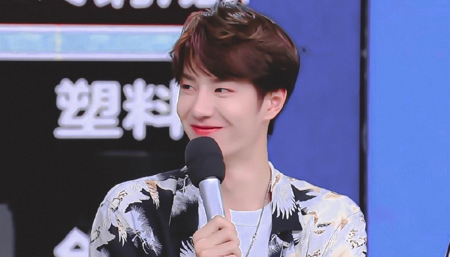 肖战"被迫"喝苦瓜汁,王一博点头支持,对乔欣的称呼成亮点