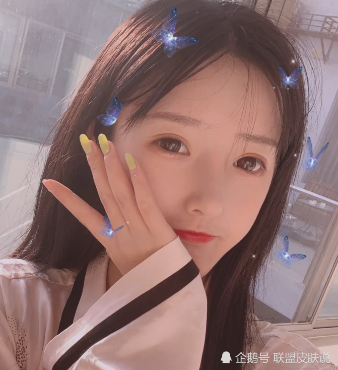 套路璐快手宣传自己单曲却被粉丝吐槽你是咬着舌头唱歌的