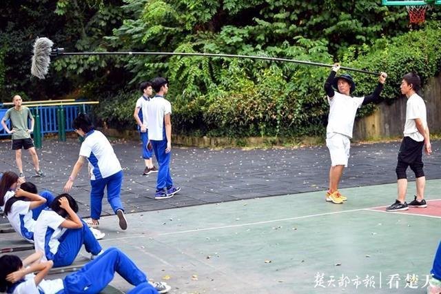 音效师现场收音