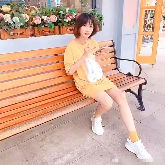 旭旭宝宝旅行结束,晒出一张合照,斗鱼dnf半壁江山悉数出镜!