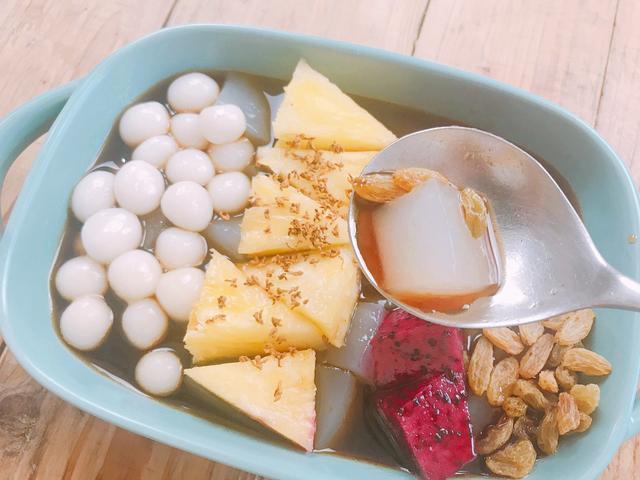 不会手搓冰粉试试用红薯粉做的水晶糕口感q弹步骤简单