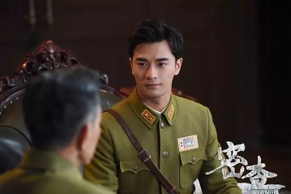 《密查》▼《喋血边城》▼《火蓝刀锋》▼幸好他长了张正义硬朗的脸