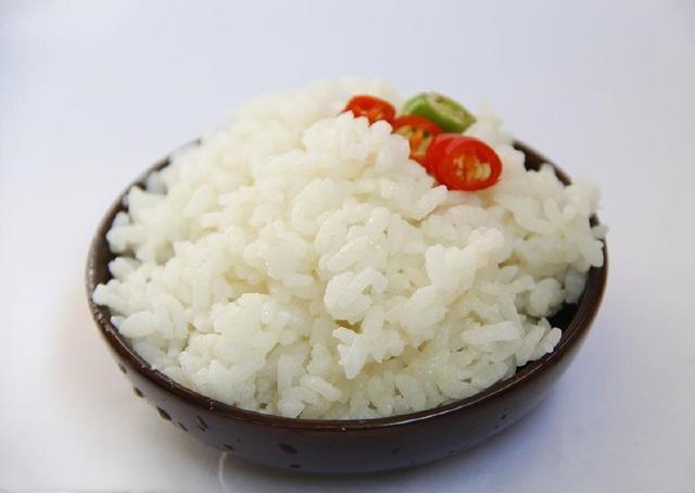 灵签占卜:4碗米饭,哪一碗看着最香?测试你天生靠什么赚钱?