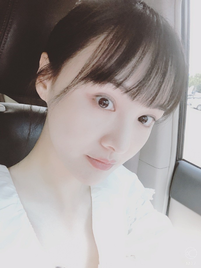 郑爽亲手做奶茶?看到她脱妆后的真实颜值,网友:张恒太有眼光了