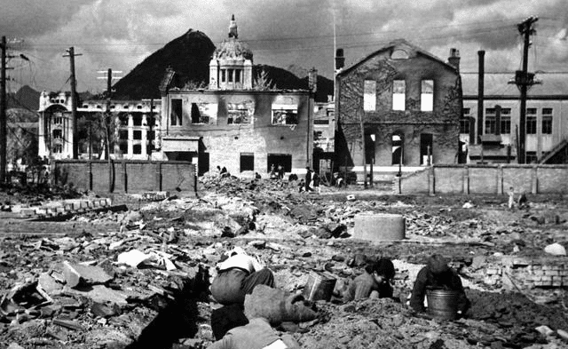 大轰炸后的日本