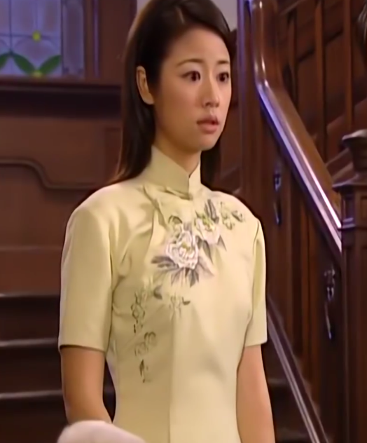 如萍去给依萍送钱为何还被赶出来?真是伪善的白莲花?