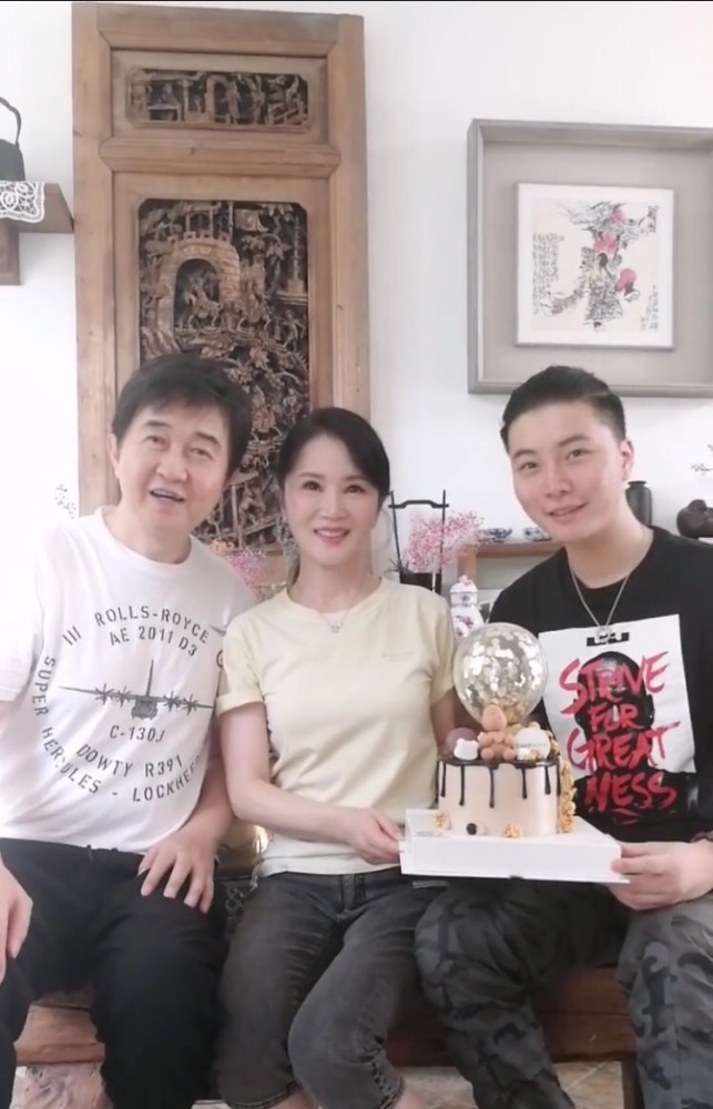 付笛声和任静是娱乐圈内非常低调又恩爱的夫妻,两人结婚超30年,伉俪