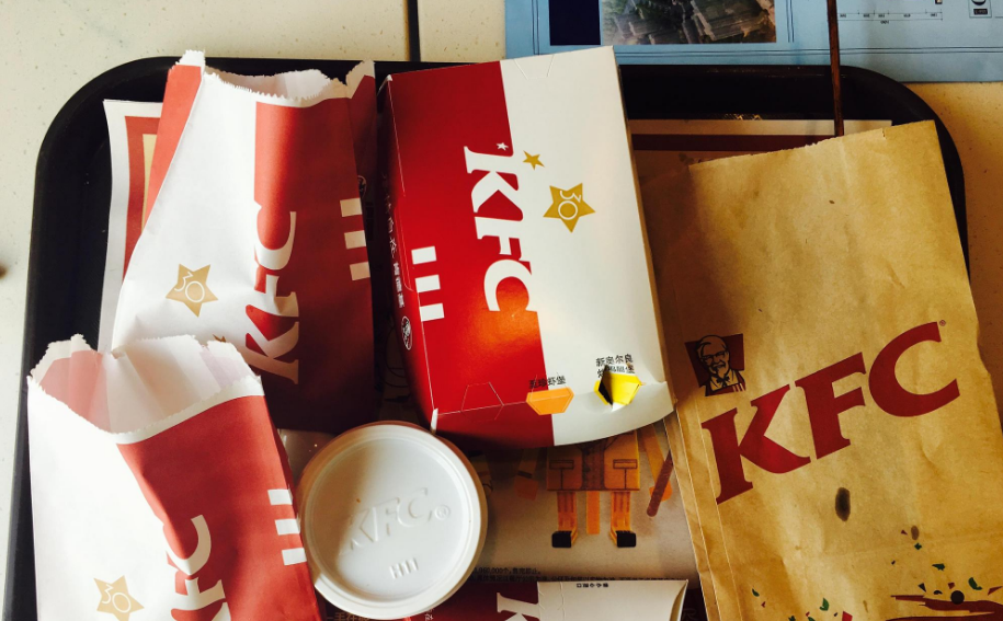 为什么肯德基的餐盘上总会垫一张纸?用错可就太"丢脸"了