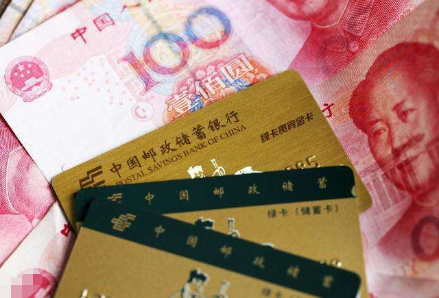 手上有二十万拿去做生意好还是把钱存银行自己出去打工好呢