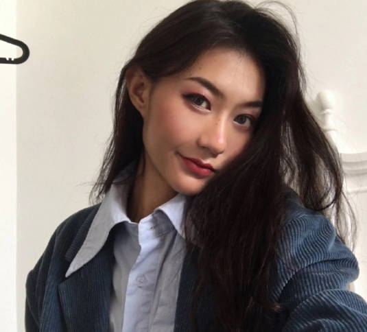 强颜欢笑至尊版女生头像快乐或者不快乐都想给你