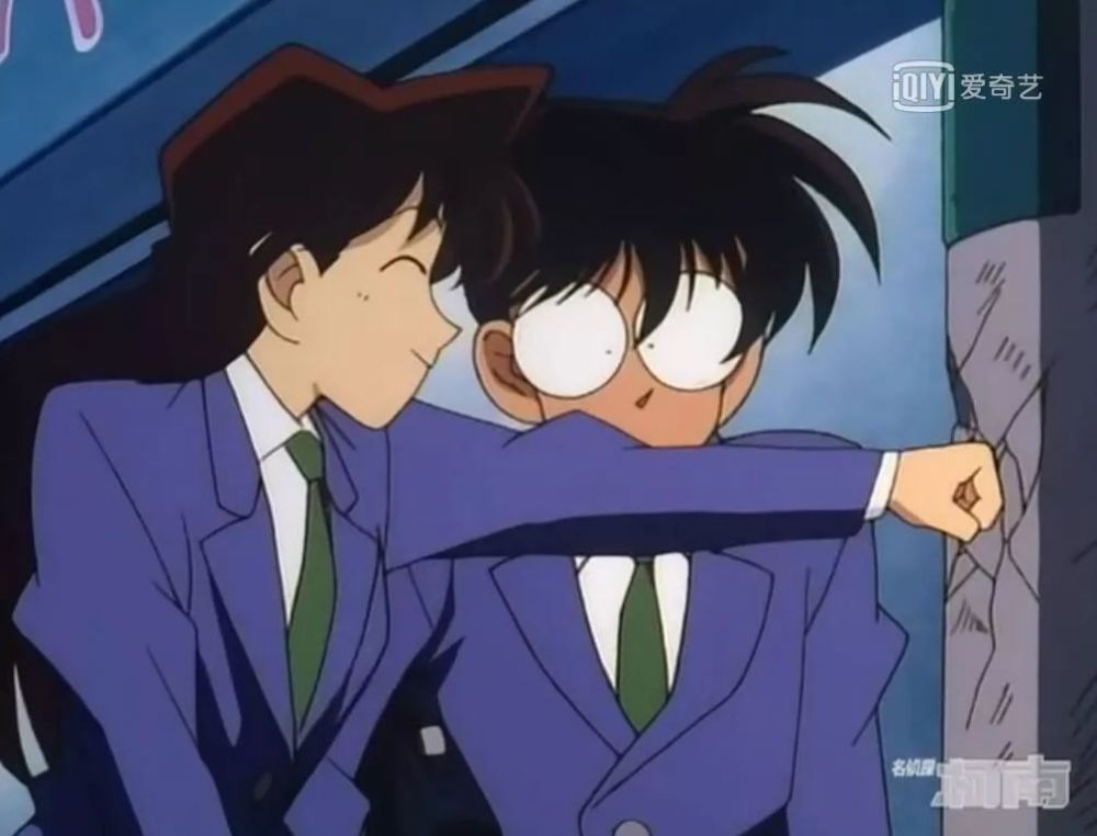 毛利兰强力破坏记录 除了空手砸墙 还差点将小五郎踢飞