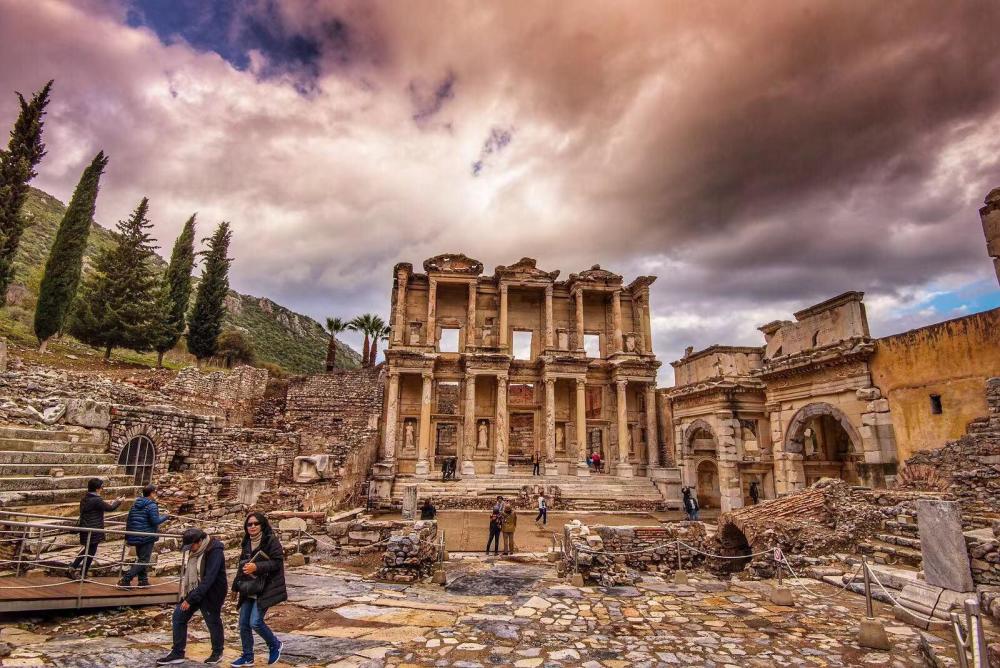 早在公元三世纪前后,一位名叫安提帕特(antipater)的古希腊旅行家,在