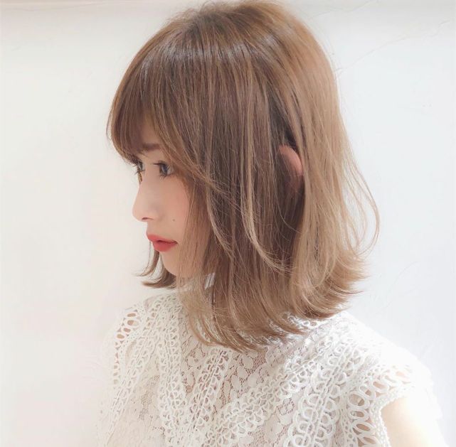 发型|外翻齐肩短发