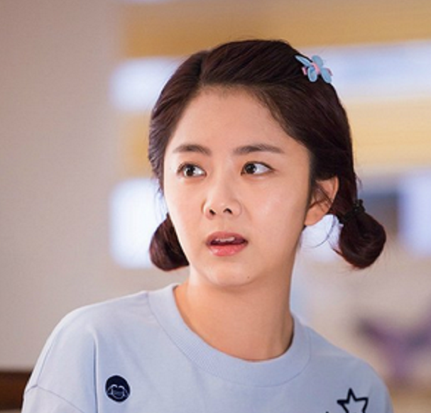 旋风少女:范晓莹4年前就很潮,现在流行的泫雅风,是她玩剩下的