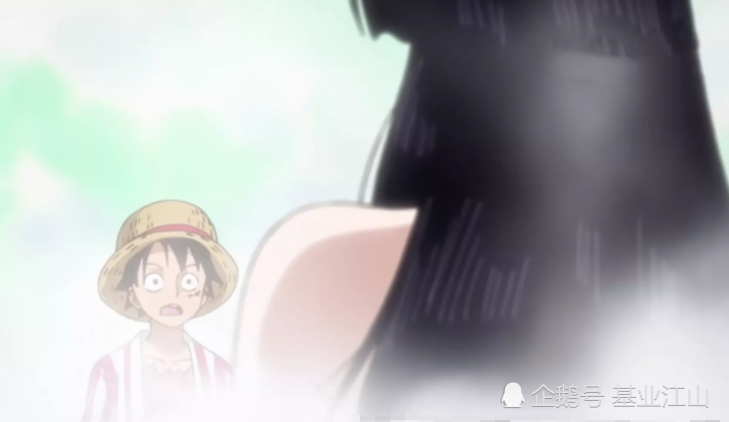 海贼王:路飞看到正洗澡的女帝,表情出卖了他,还说你不喜欢她?