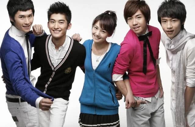 郑爽|许魏洲回应被郑爽欺负，自称乐在其中，并反送一个“摸手杀”！