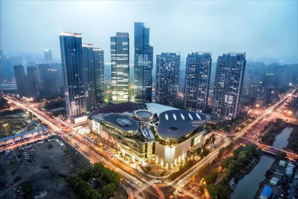 位于钱江新城的万象城地块为商住用地,除了商业外,还有一定体量的公寓