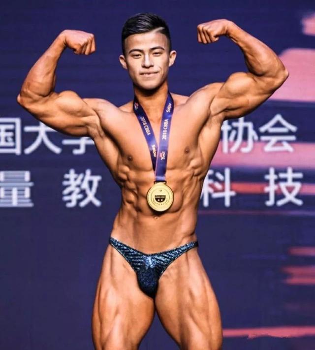 身高168古典健美冠军 一天吃70个蛋清被怀疑 肌肉是虚的