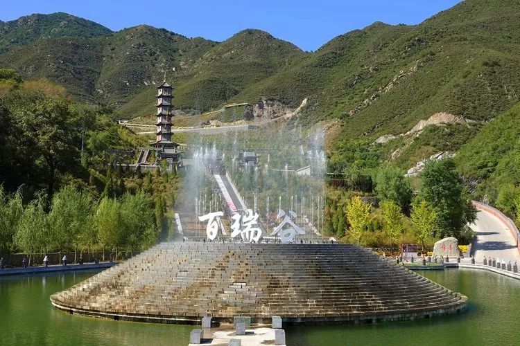 盛夏就找这个有山有水的大自然艺术馆避暑！不远就在百花山下！