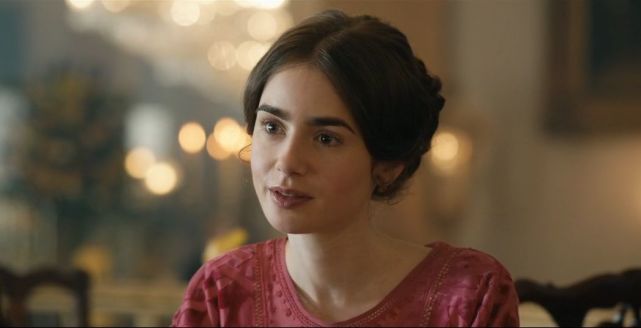 托尔金和伊迪丝从小青梅竹马,当他第一次见到她,觉得眼前的女子犹如