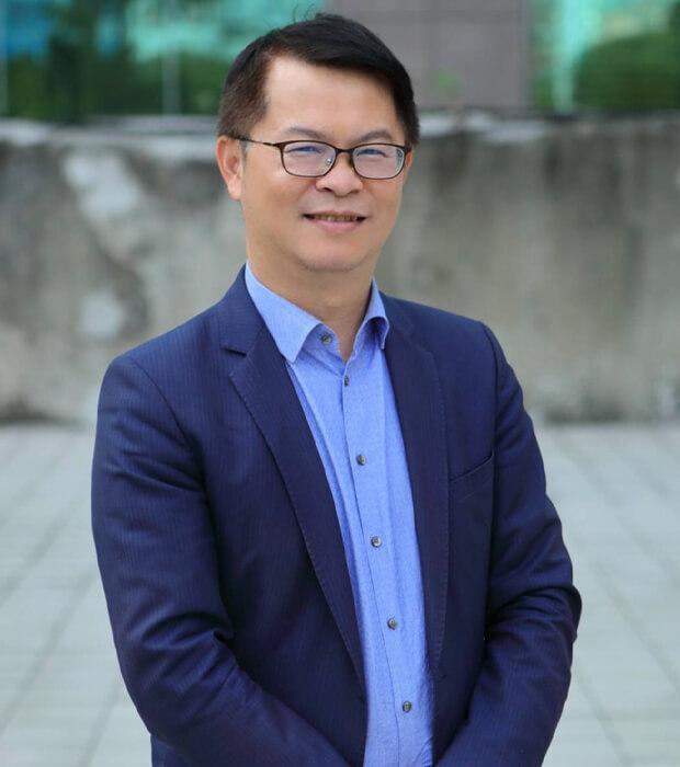 网友们除了纠正黄世聪将涪(音同福)的读音念作"培"之外,不少网友更