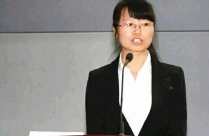 女博士"劈腿"新进展,复旦或将撤销其学位,多年努力将毁于一旦