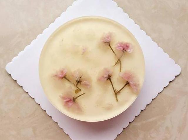 樱花镜面酸奶冻芝士蛋糕的做法