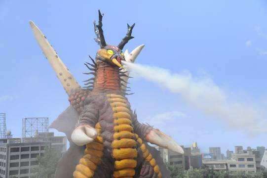 欧布变身三次才打败超兽,比魔王兽还要强_腾讯新闻