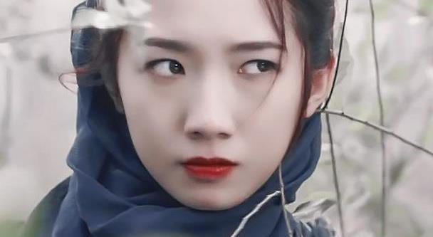 觉得孟美岐古装扮相不忍直视?当看到沈月后,欠孟美岐一个道歉!