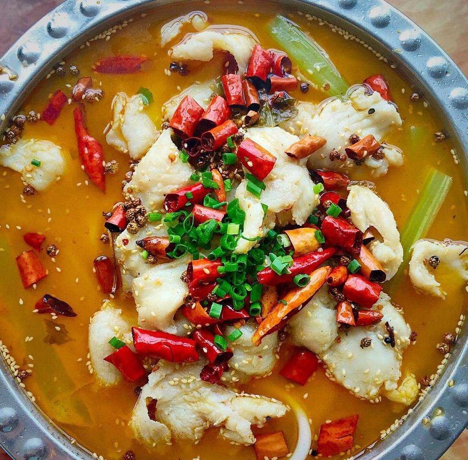 水煮鱼牢记三个窍门,煮出来的鱼肉又嫩又滑,而且鱼肉不碎