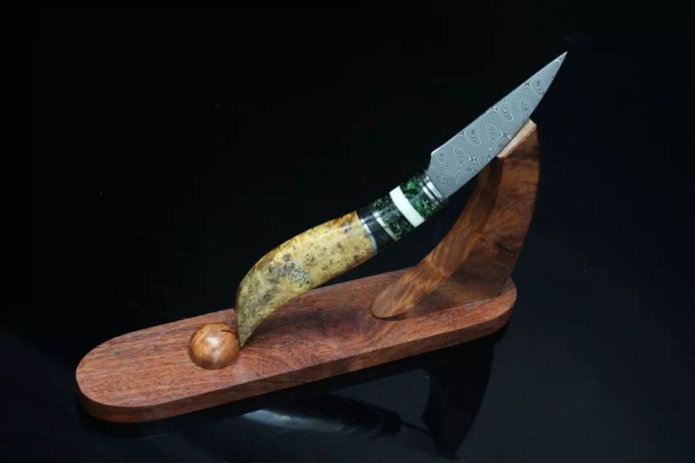 刀剑|特立独行？一把造型独特的精品短刀，刀身花纹太惊艳