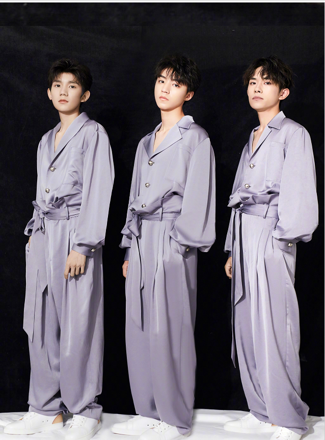 tfboys六周年演唱会,黑粉用激光笔射伤三人眼睛,令人气愤