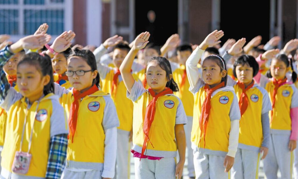 你是做过学生的人,知道为什么国旗只升到28.3米吗?意义深刻