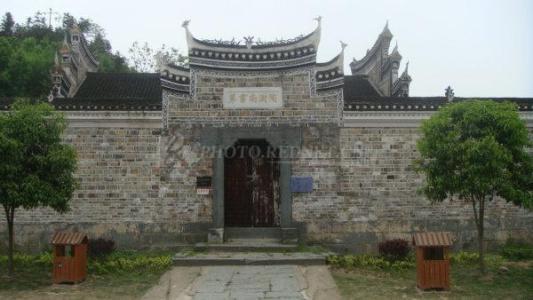 环筑围墙 显得庄严肃穆 省级文物保护单位 湖南安化陶澍故里