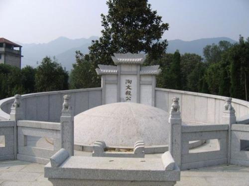 环筑围墙 显得庄严肃穆 省级文物保护单位 湖南安化陶澍故里