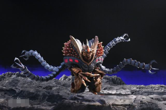 萨乌鲁斯被定义为奥特杀手,它还有一个头衔,那就是究极超兽,它就是奔