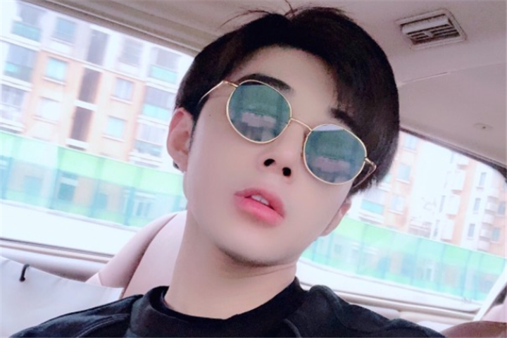 男生发"我去洗澡了",傻白甜别再回"嗯",教你3句高情商回复