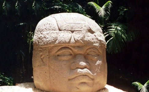 玛雅文明中一款巨人头颅,和中国的《山海经》有密切关系?