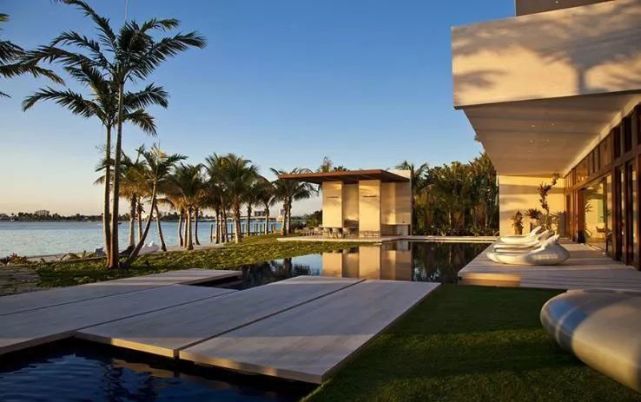 马布里-坐落于太平洋海岸公路旁的滨海豪宅区,这里既有海边度假村的