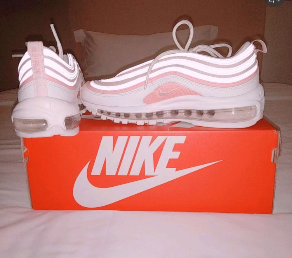 耐克超甜的"棉花糖配色",反光设计又帅又撩,唤醒沉睡少女心