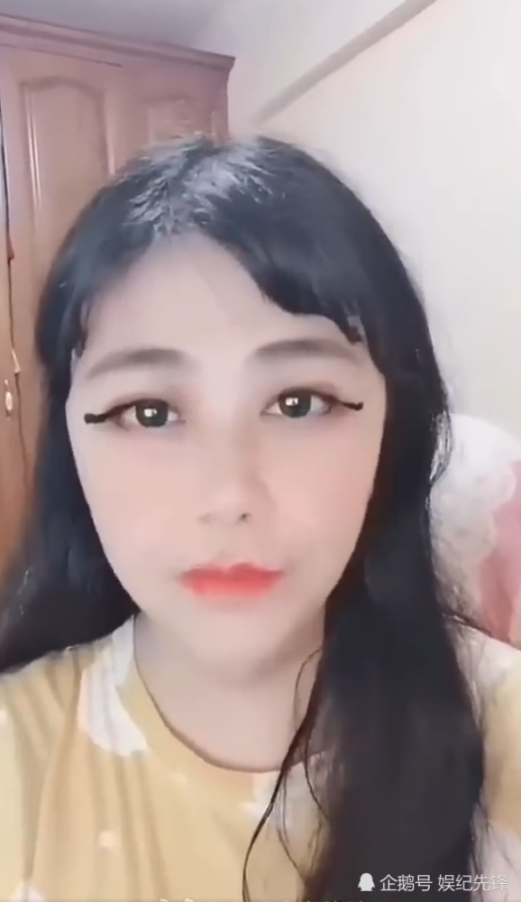 大家都知道乔碧萝曾是斗鱼中的一位颜值主播,虽然不肯在直播中露面