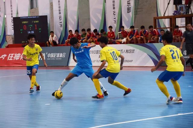 最佳守门员:郭尧(温州海豚二十一中足球队)