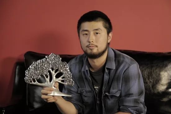 离秋导演汪崎拿龙标不容易文革内容全删