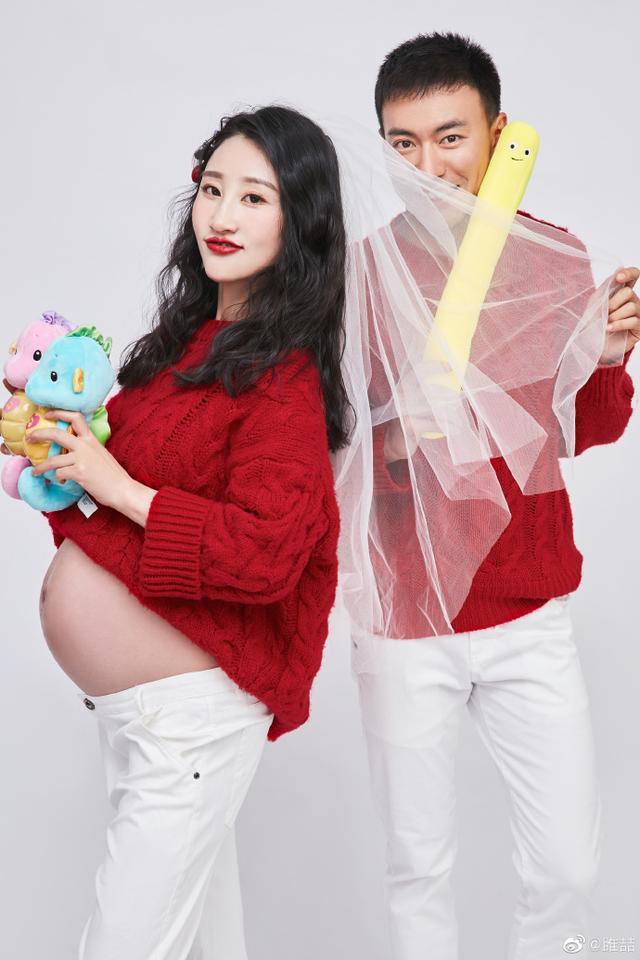 此前,无论是陈定还是睢喆,都不曾在社交媒体上透露过孕讯