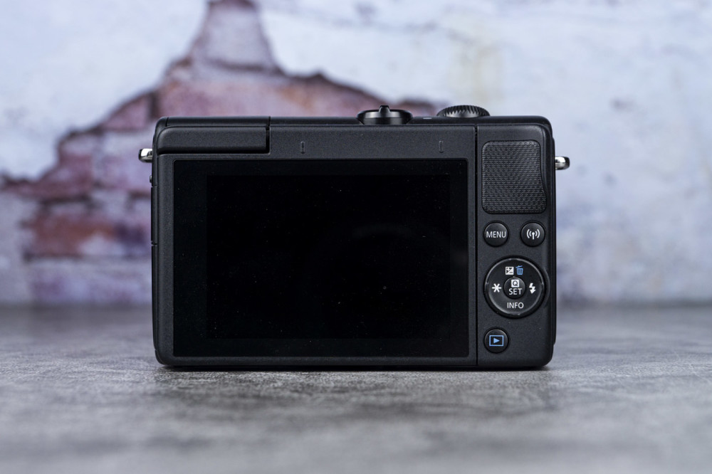 佳能eos m100评测:操控简便画质出众的专业入门微单