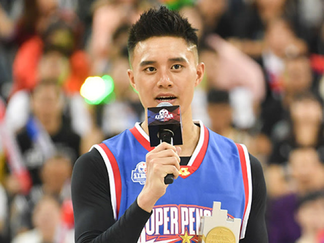 叶周12分获企鹅红蓝大战mvp一年之内夺得两项冠军