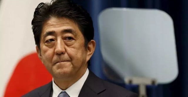 安倍突然恭贺中国国庆，传递了三个非同寻常的信号！