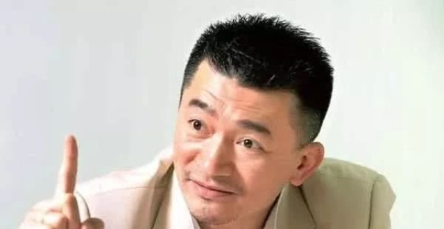 昔日亿万富豪破产：妻离弟死陷吸毒疑云 从摆摊起步还15亿债务