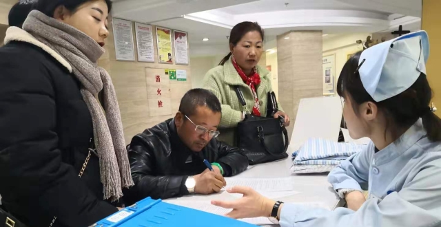 哈尔滨中德骨科研究所创伤科护士肖宏杰接诊新入院车祸患者